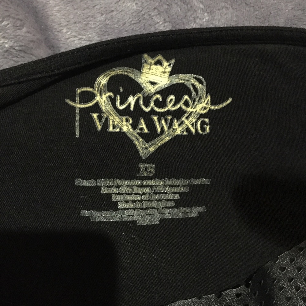 PRICE DROP 👇Vera Wang Princess shirt